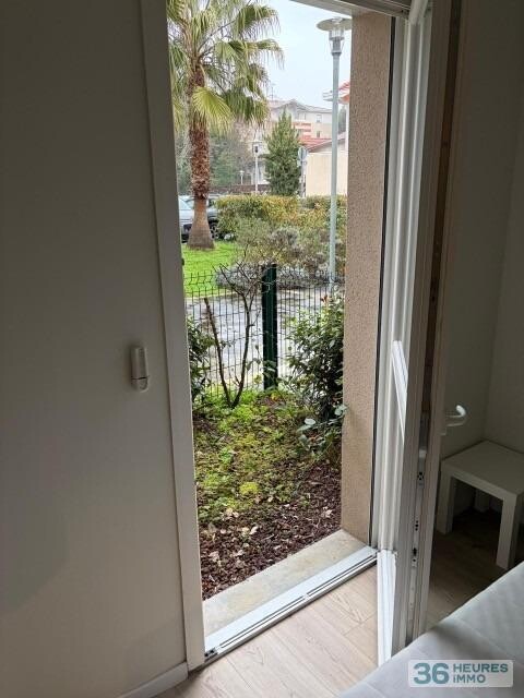 APT T2 AVEC LOGGIA, JARDINET ET PARKING ARCACHON PROCHE PORT