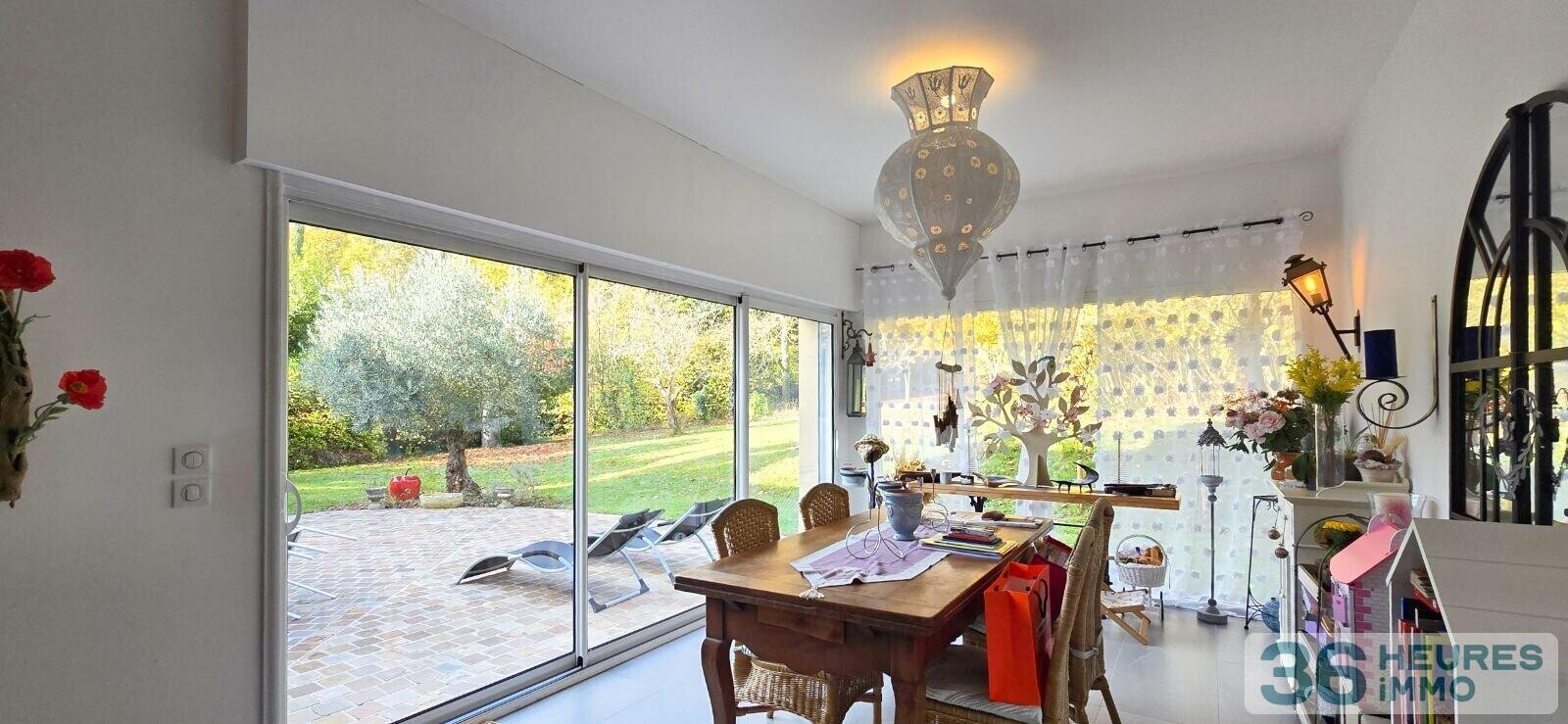 Maule - Maison de 9 pièces de 270m² + sous-sol total, 6 chambres, sur 3 300m².