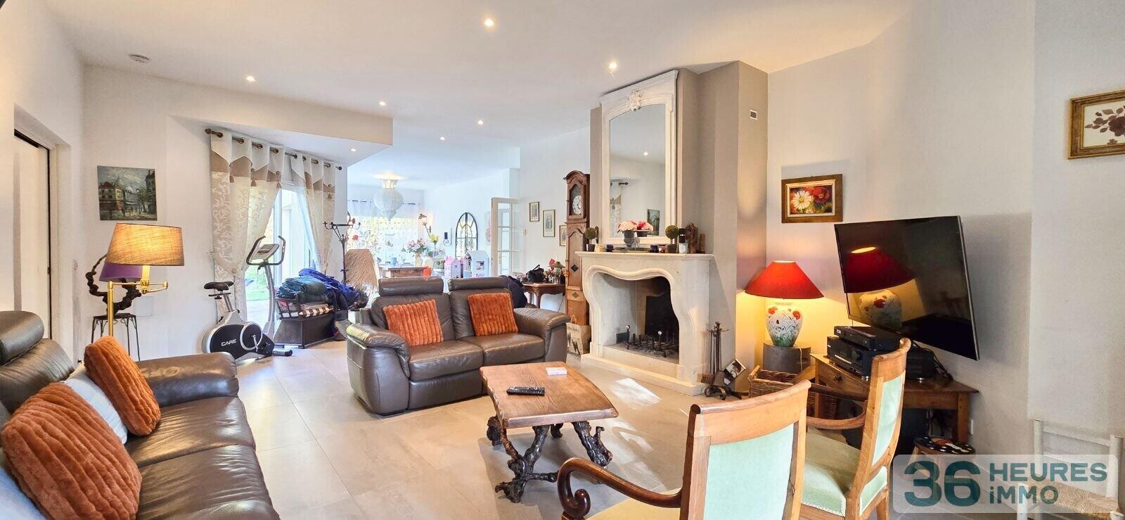 Maule - Maison de 9 pièces de 270m² + sous-sol total, 6 chambres, sur 3 300m².