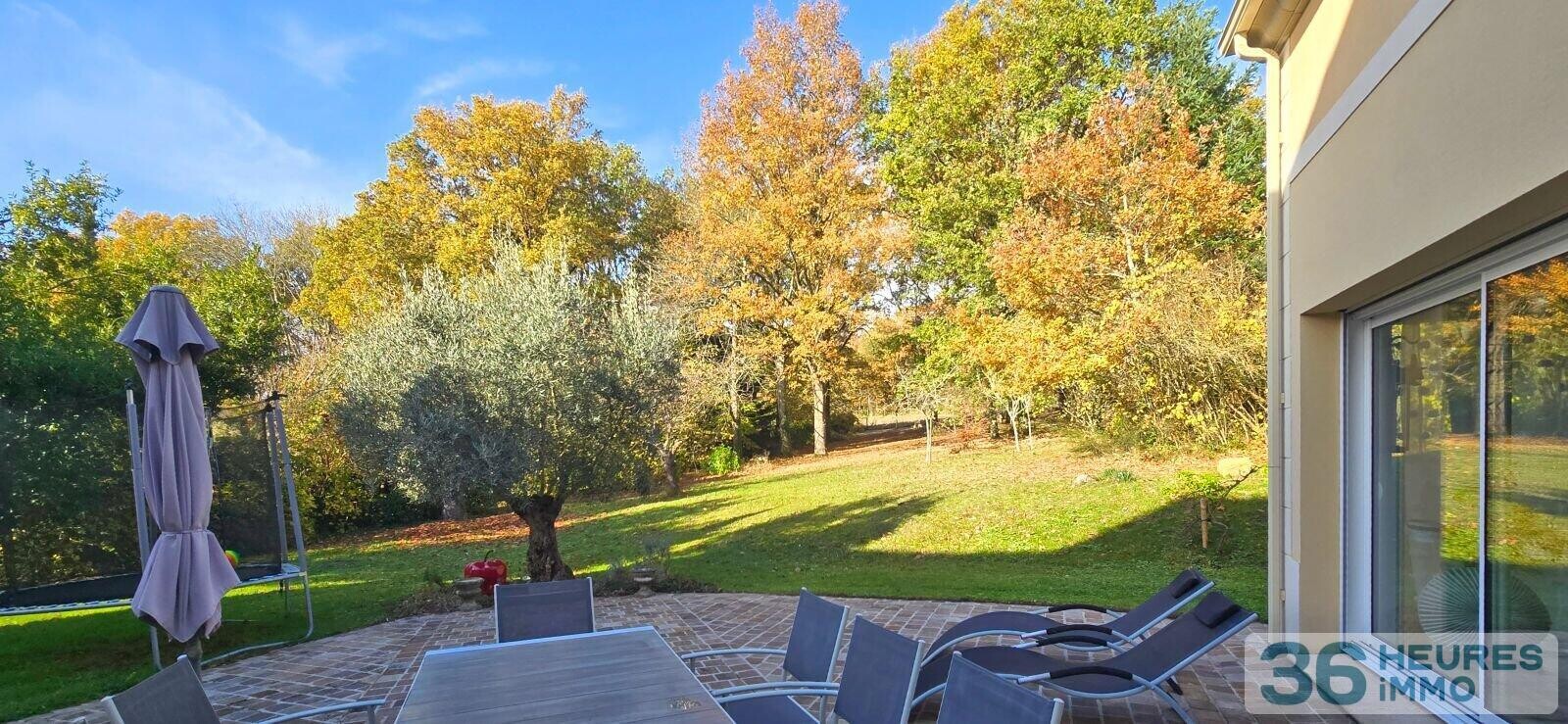 Maule - Maison de 9 pièces de 270m² + sous-sol total, 6 chambres, sur 3 300m².