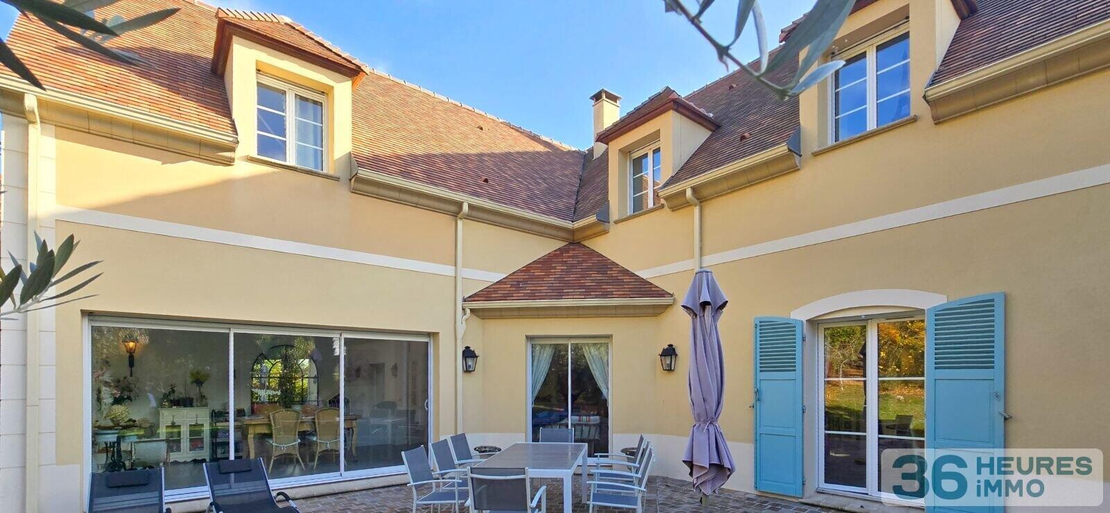 Maule - Maison de 9 pièces de 270m² + sous-sol total, 6 chambres, sur 3 300m².