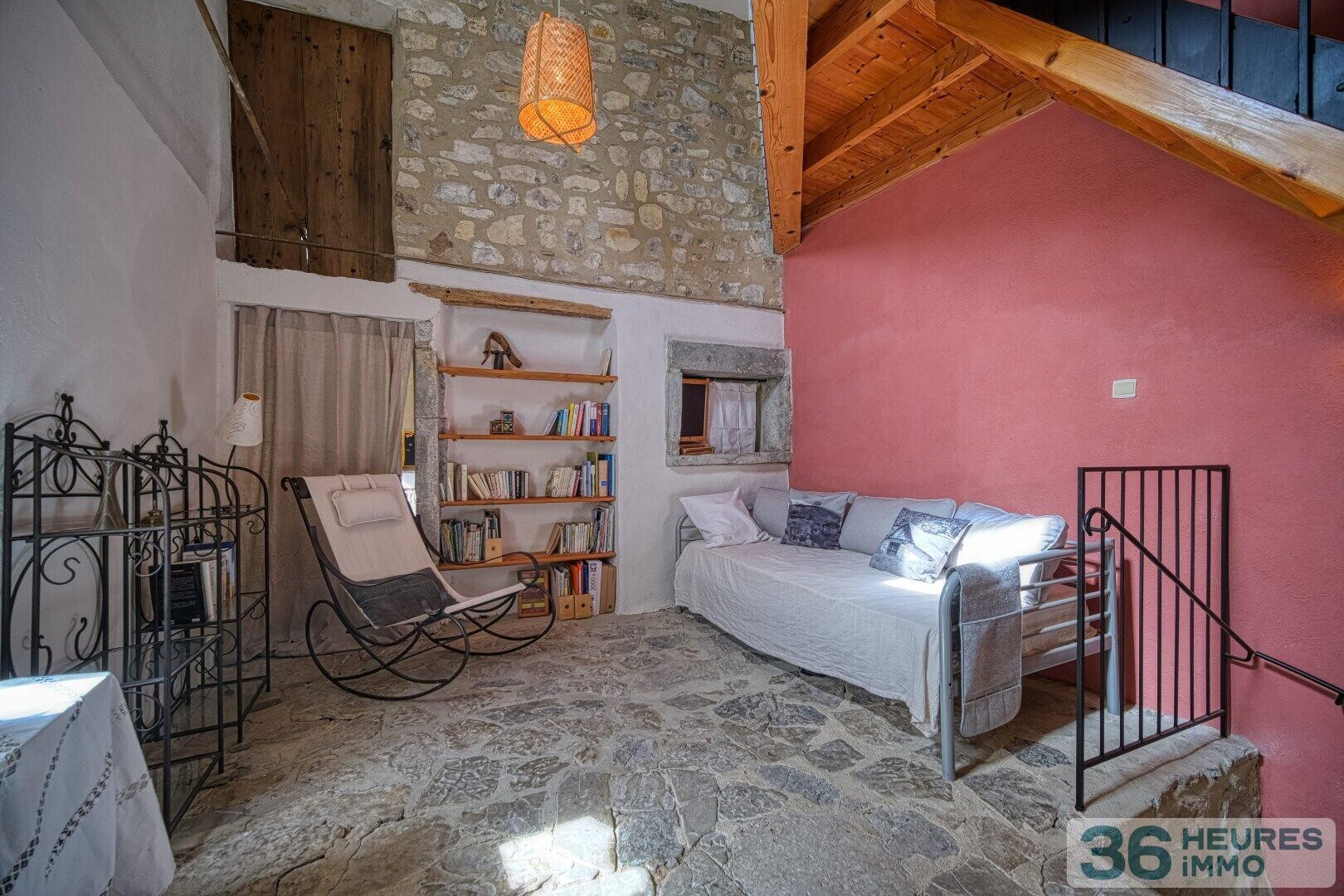 Maison en pierre à Montclar sur Gervanne