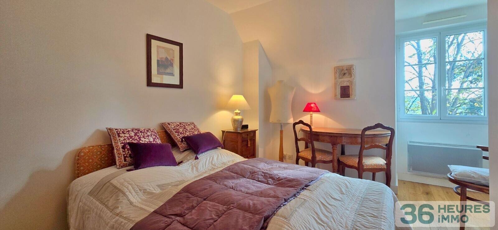 Maule - Maison de 9 pièces de 270m² + sous-sol total, 6 chambres, sur 3 300m².