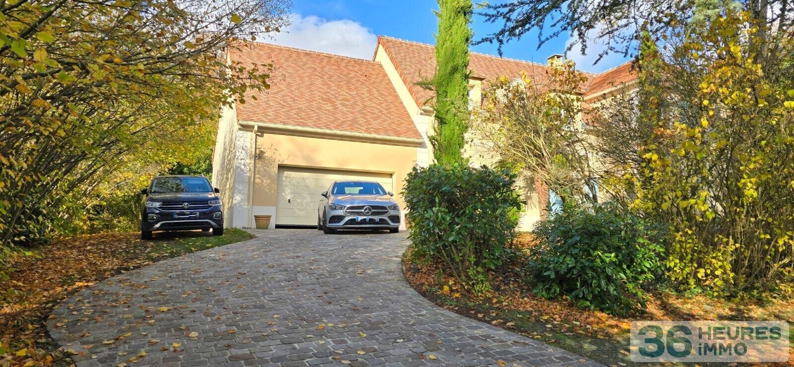 Maule - Maison de 9 pièces de 270m² + sous-sol total, 6 chambres, sur 3 300m².