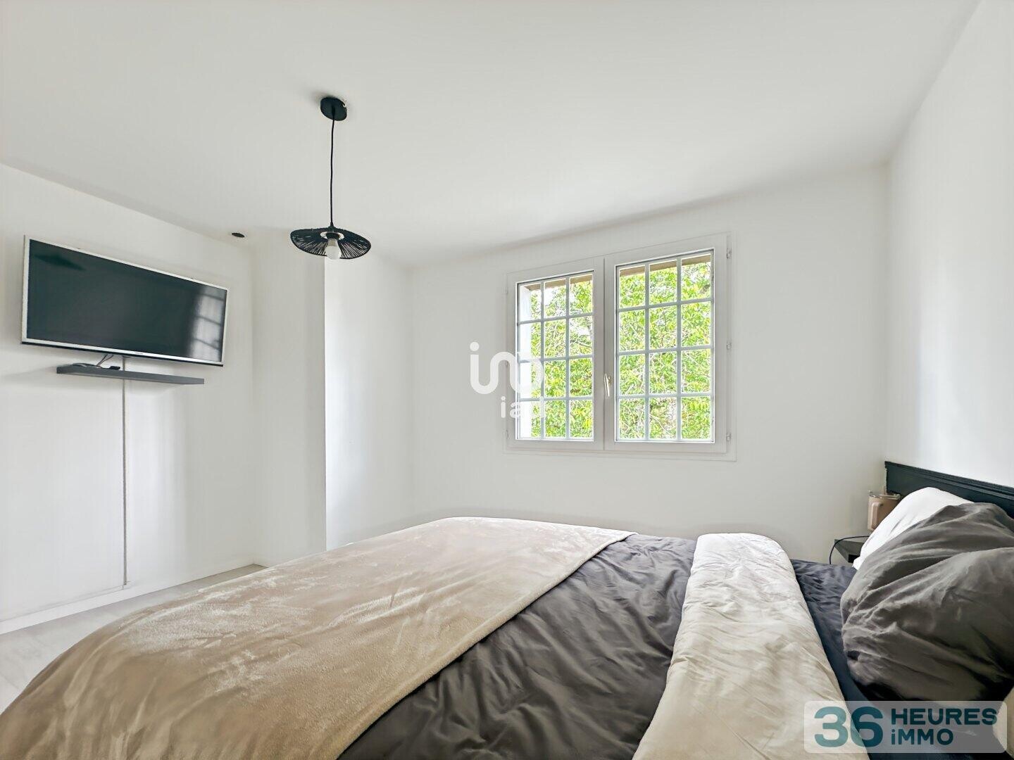 Ventes aux enchères interactives - Maison - 8 pièces - 153 m²