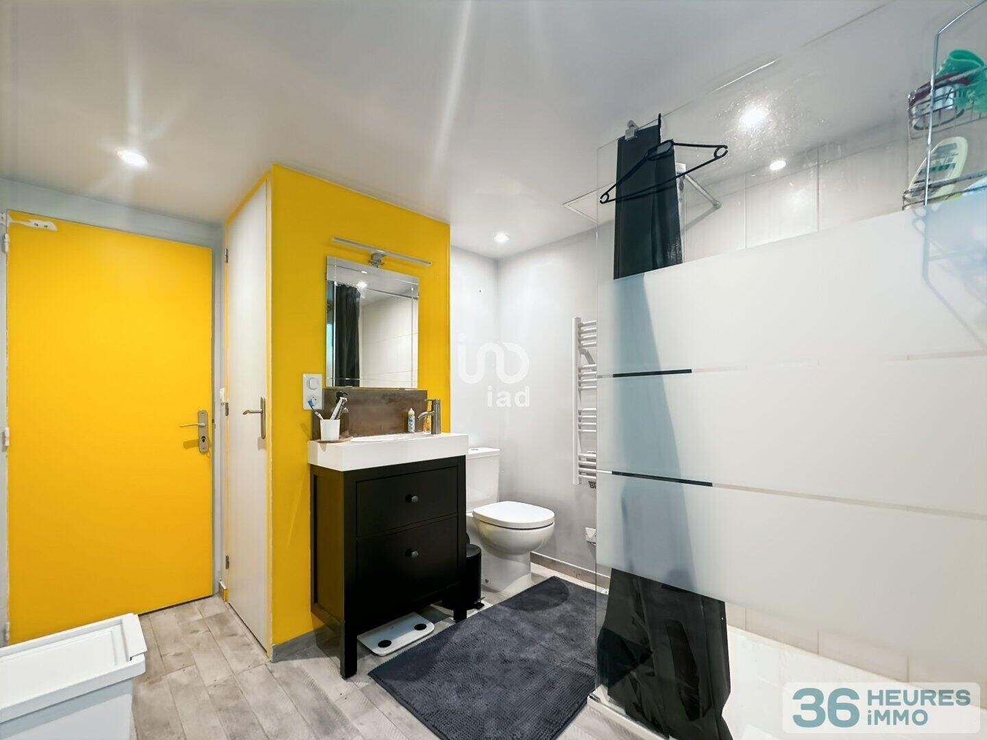 Ventes aux enchères interactives - Maison - 8 pièces - 153 m²