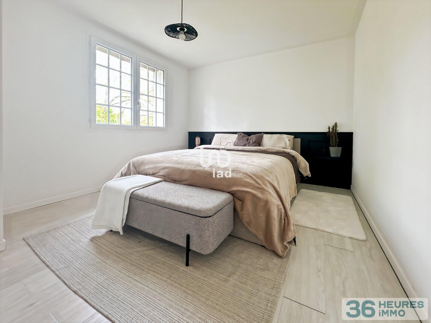 Ventes aux enchères interactives - Maison - 8 pièces - 153 m²