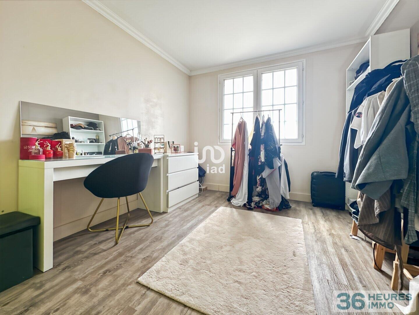 Ventes aux enchères interactives - Maison - 8 pièces - 153 m²