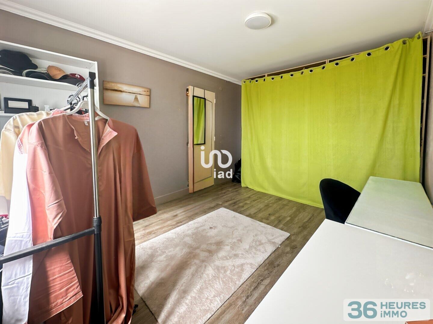 Ventes aux enchères interactives - Maison - 8 pièces - 153 m²