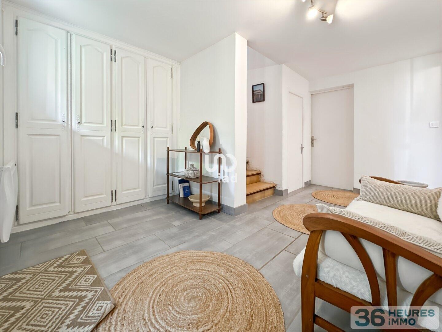 Ventes aux enchères interactives - Maison - 8 pièces - 153 m²