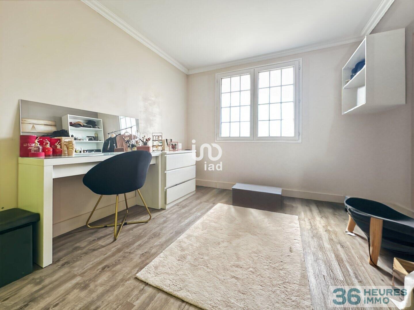 Ventes aux enchères interactives - Maison - 8 pièces - 153 m²