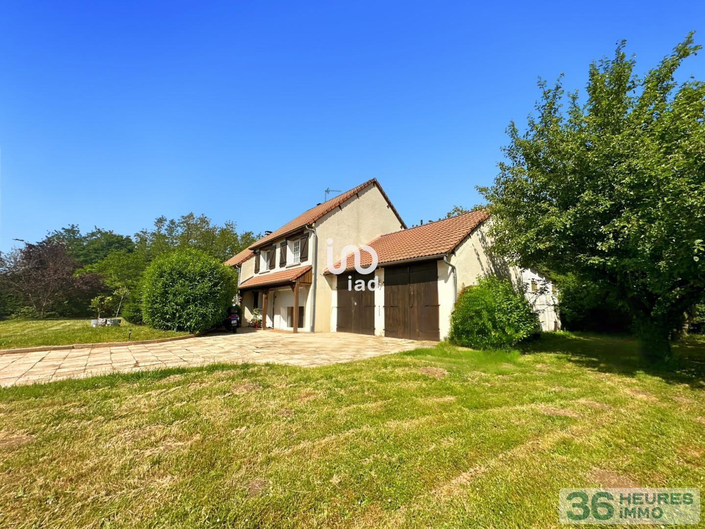 Ventes aux enchères interactives - Maison - 8 pièces - 153 m²